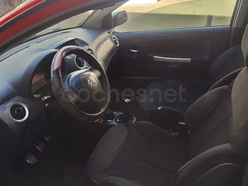 Usado Citroën C2 125 CV (91 kW) 2005 Rojo Utilitario