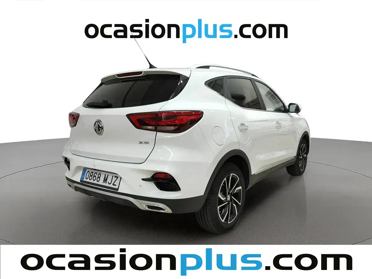 Usado MG ZS Luxury 111 CV (81 kW) 2023 Blanco SUV