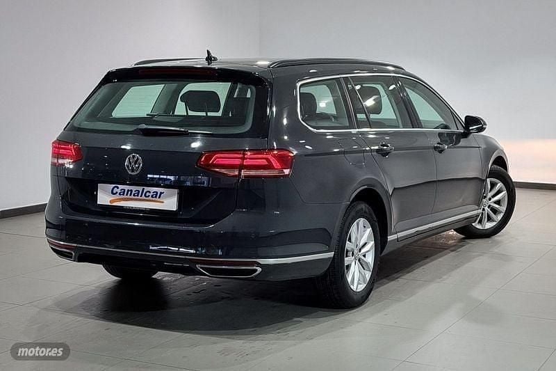 Usado VW Passat Sportline 190 CV (139 kW) 2018 Gris Familiar