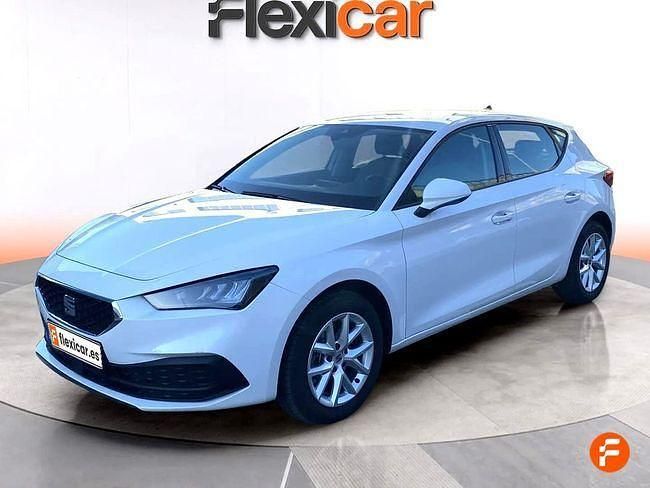 Usado Seat Leon Style 110 CV (80 kW) 2024 Blanco Berlina