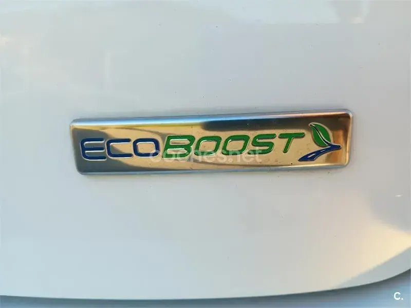 Usado Ford Focus ST-Line 125 CV (91 kW) 2017 Blanco Berlina