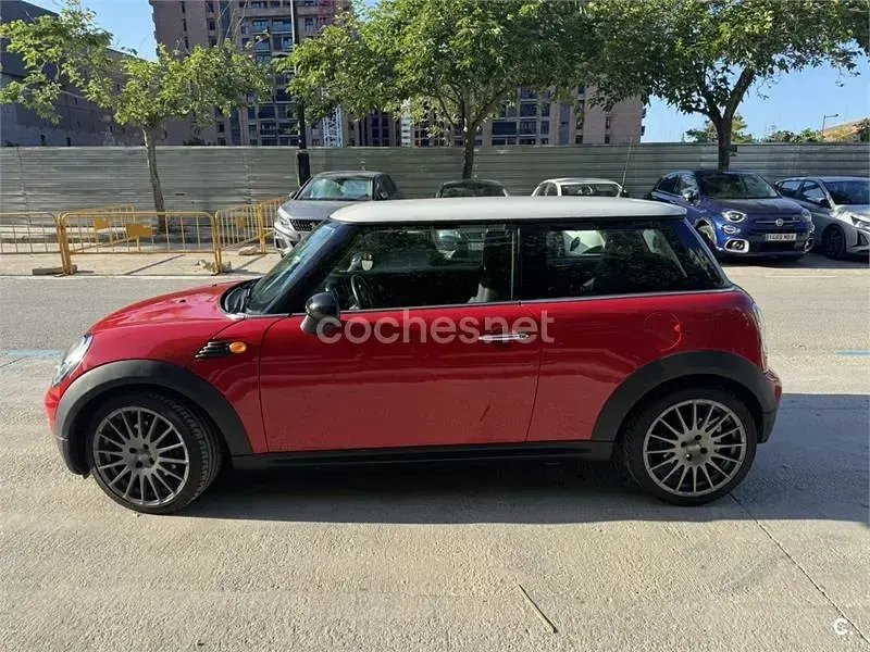 Usado Mini Cooper D 110 CV (80 kW) 2010 Rojo Utilitario