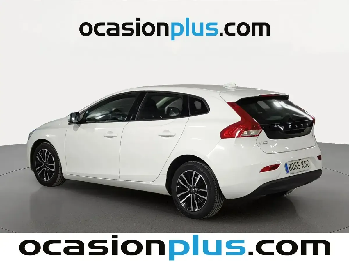 Usado Volvo V40 Momentum 122 CV (89 kW) 2018 Blanco