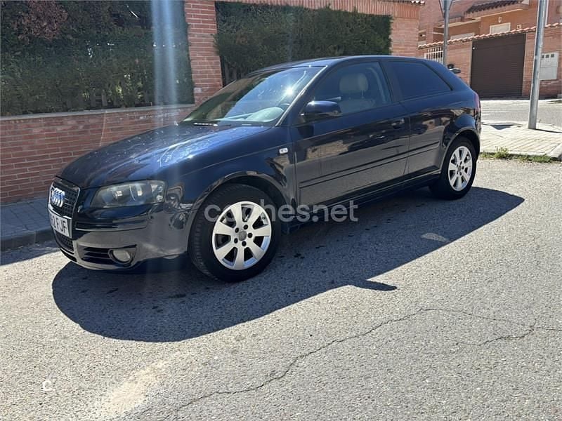 Usado Audi A3 Ambiente 140 CV (102 kW) 2006 Azul Utilitario