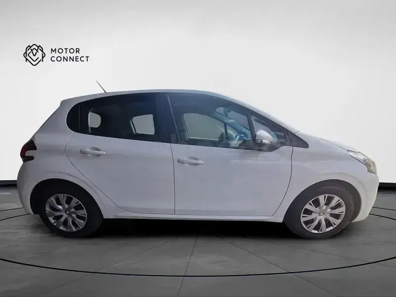 Usado Peugeot 208 Active 82 CV (60 kW) 2019 Blanco Utilitario
