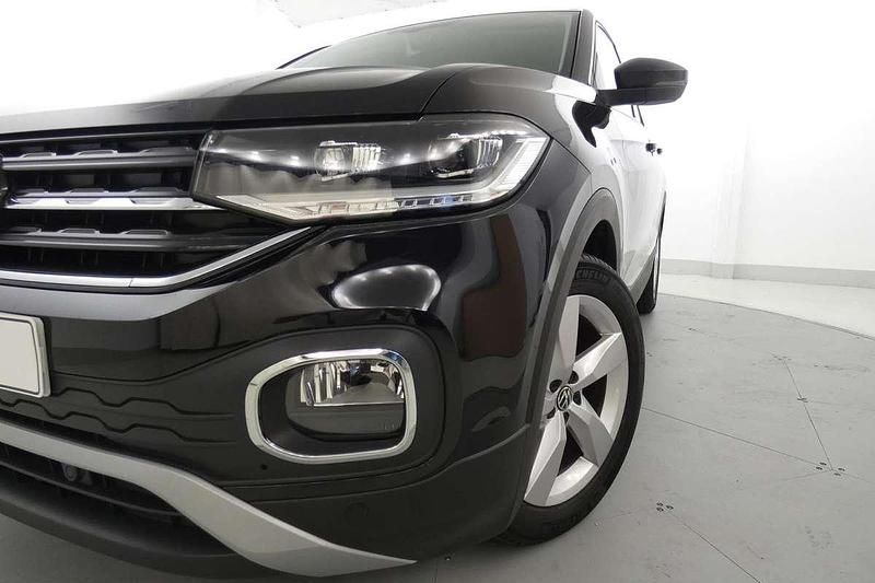 Usado VW T-Cross Sport 110 CV (80 kW) 2022 Negro profundo efect SUV