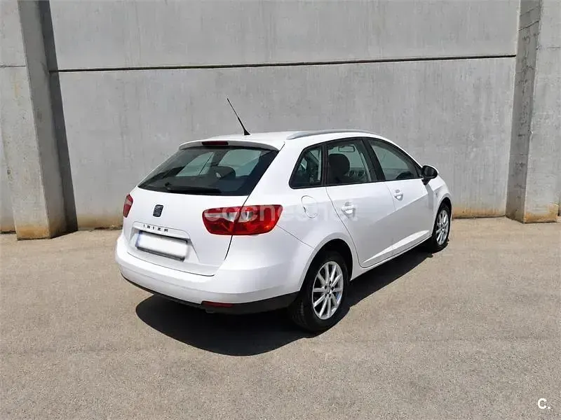 Usado Seat Ibiza ST Style 105 CV (77 kW) 2010 Blanco Familiar