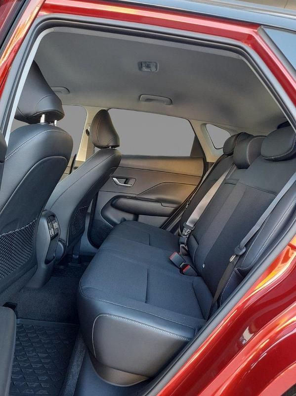 Usado Hyundai Kona Blackline 129 CV (94 kW) 2025 Rojo ultimate (techo negro) SUV