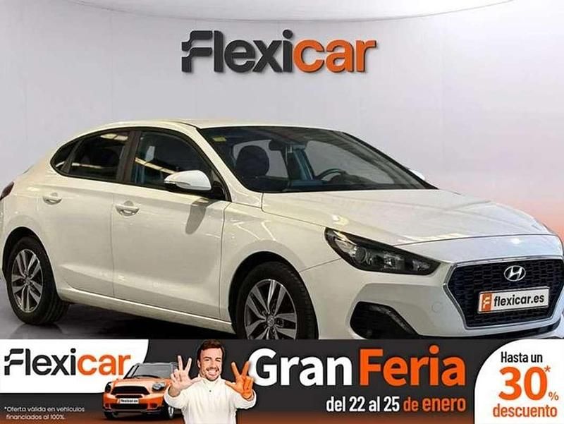 Blanco Usado 2018 Hyundai i30 Berlina | 11.290 € (Precio justo) - Imagen 1/4