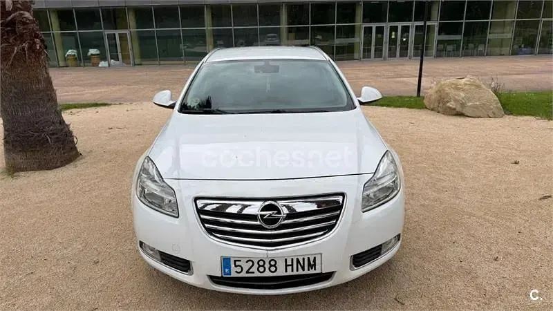 Używany Opel Insignia Excellence 130 KM (95 kW) 2014 Biały Kombi