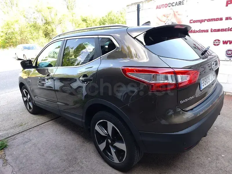 Usado Nissan Qashqai Tekna 163 CV (119 kW) 2017 Marrón SUV