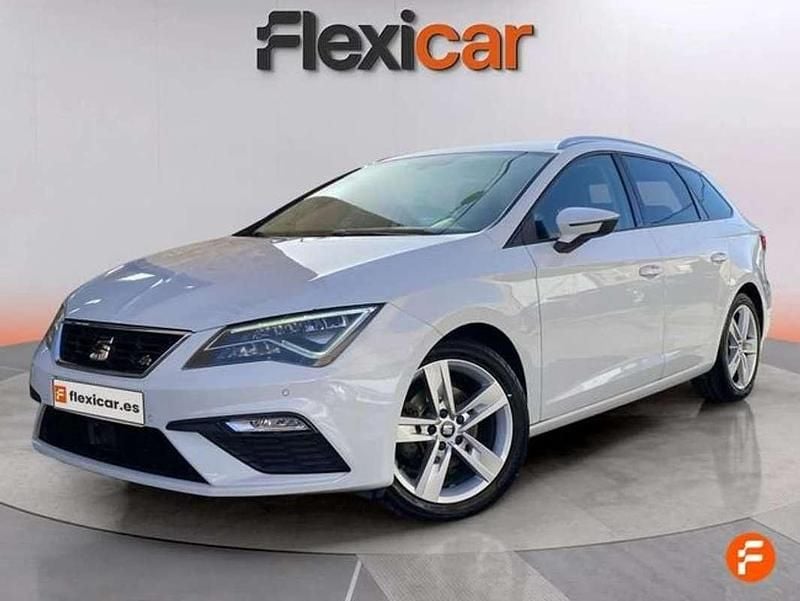 Usado Seat Leon ST FR 150 CV (110 kW) 2018 Blanco Familiar