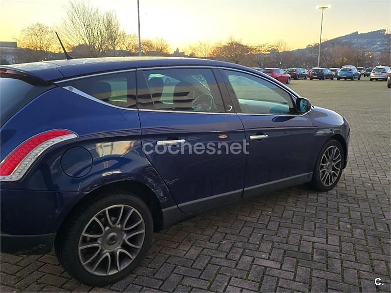 Usado Lancia Delta 150 CV (110 kW) 2011 Azul Utilitario