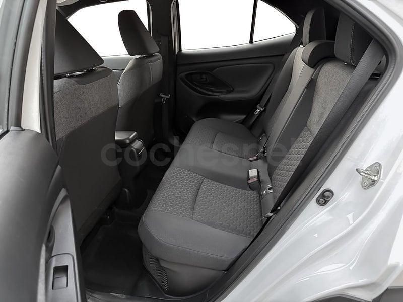 Usado Toyota Yaris Cross Business Edition 116 CV (85 kW) 2021 Blanco SUV