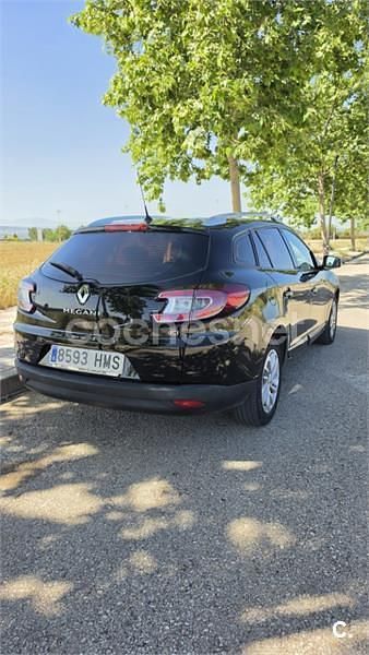 Usado Renault Mégane GrandTour Dynamique 110 HP (80 kW) 2012 Preto Carrinha