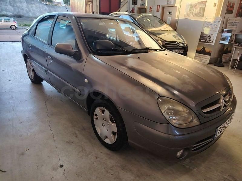 Usado Citroën Xsara 90 CV (66 kW) 2004 Gris / plata Berlina