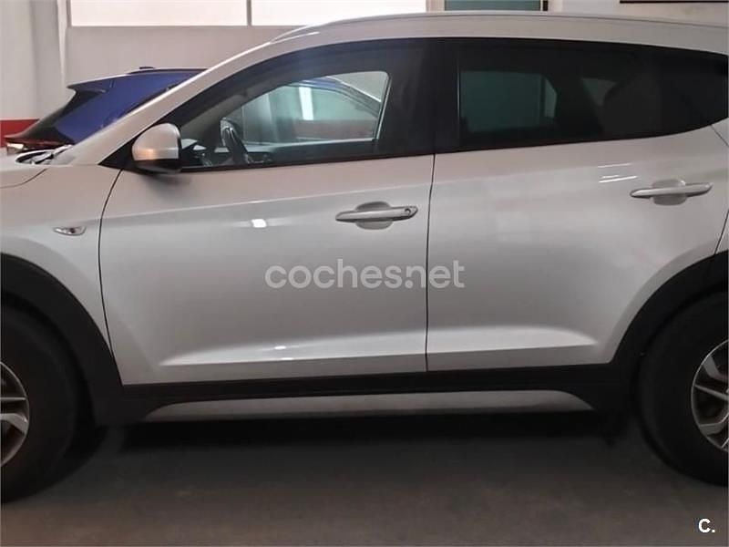 Usado Hyundai Tucson 131 CV (96 kW) 2018 Gris / plata SUV
