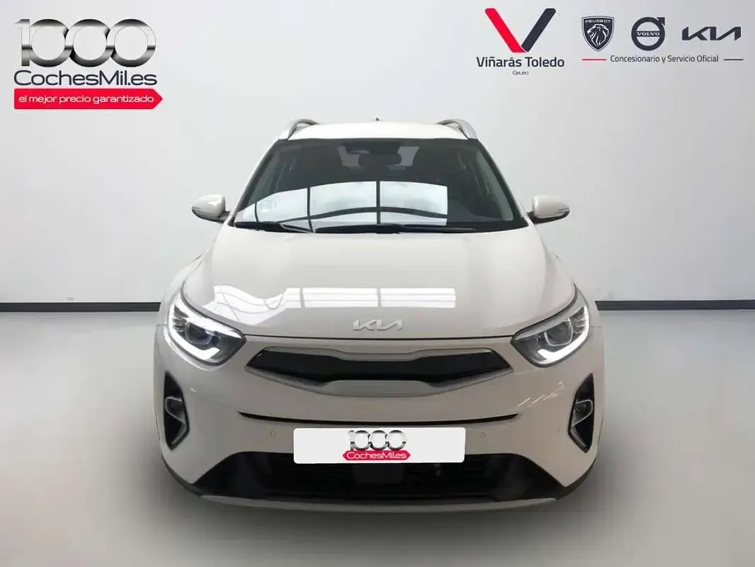 Usado Kia Stonic 101 CV (74 kW) 2025 Blanco SUV