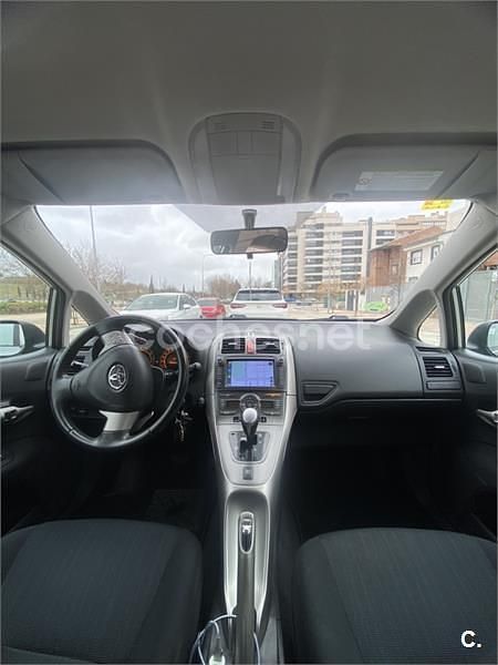 Usado Toyota Auris Luna 124 CV (91 kW) 2008 Gris / plata Berlina