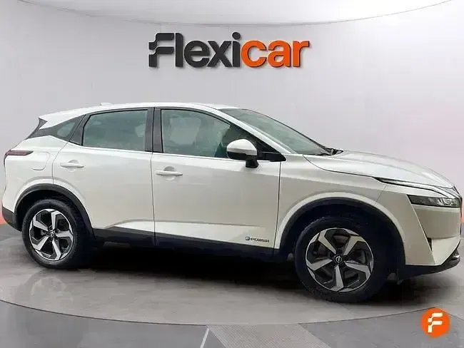 Używany Nissan Qashqai Acenta 190 KM (139 kW) 2024 Biały SUV