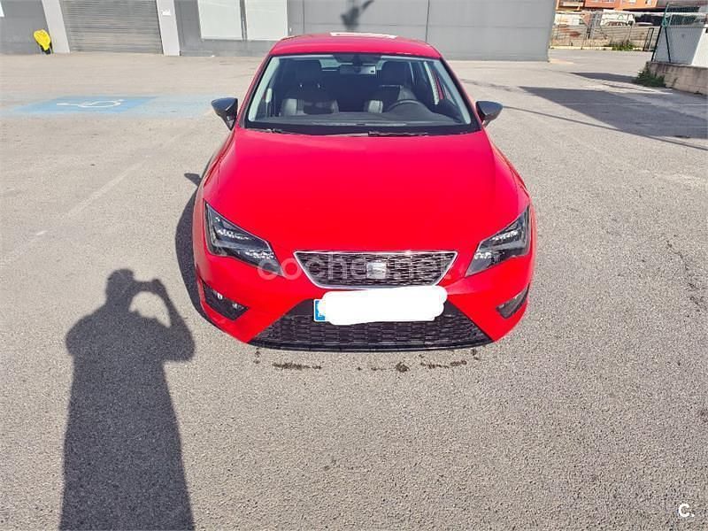 Usado Seat Leon CONNECT 110 CV (80 kW) 2016 Rojo Berlina