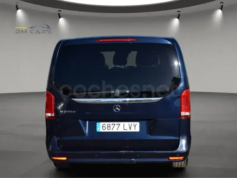 Usado Mercedes V250 Avantgarde 190 CV (139 kW) 2022 Azul Monovolumen