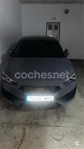 Gris / plata Usado 2023 Cupra Leon Berlina | 27.000 € (Buen precio) - Imagen 1/2