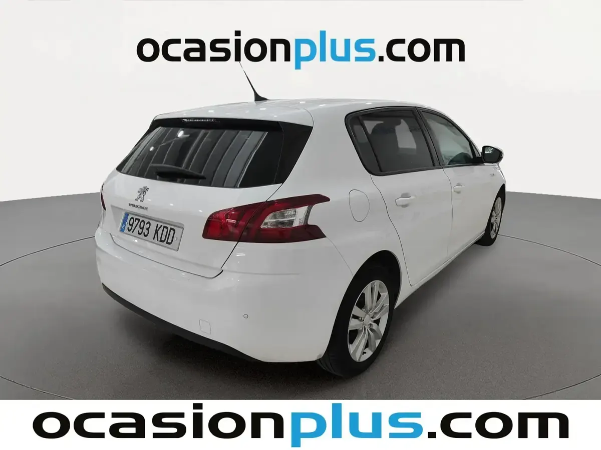 Usado Peugeot 308 Style 120 CV (88 kW) 2017 Blanco