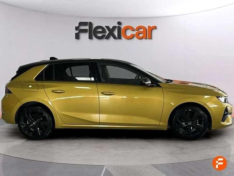 Usado Opel Astra 131 CV (96 kW) 2023 Amarillo Berlina