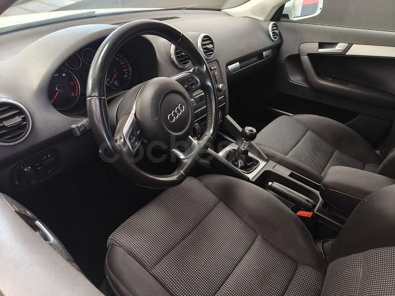 Usado Audi A3 Ambition 105 CV (77 kW) 2009 Blanco Utilitario