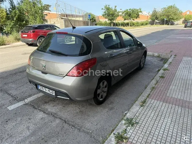 Usado Peugeot 308 Sportium 120 CV (88 kW) 2011 Beige Berlina