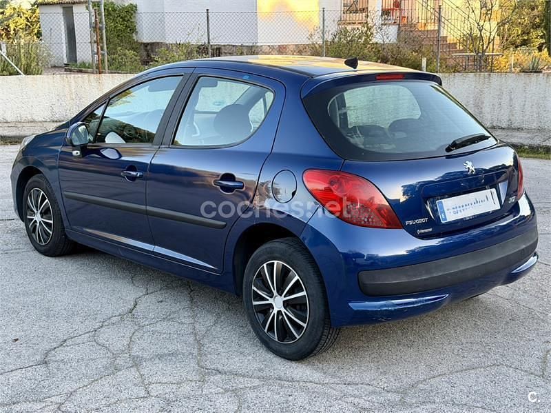 Usado Peugeot 207 75 CV (55 kW) 2008 Azul Berlina