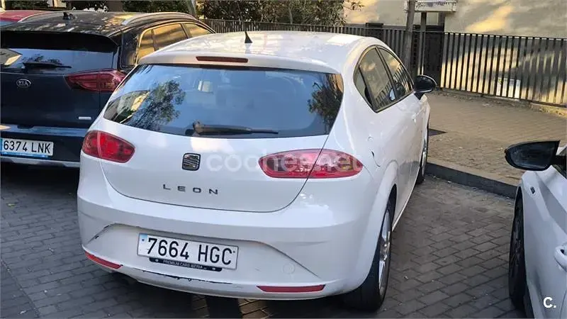 Usado Seat Leon Copa 90 CV (66 kW) 2011 Blanco Utilitario