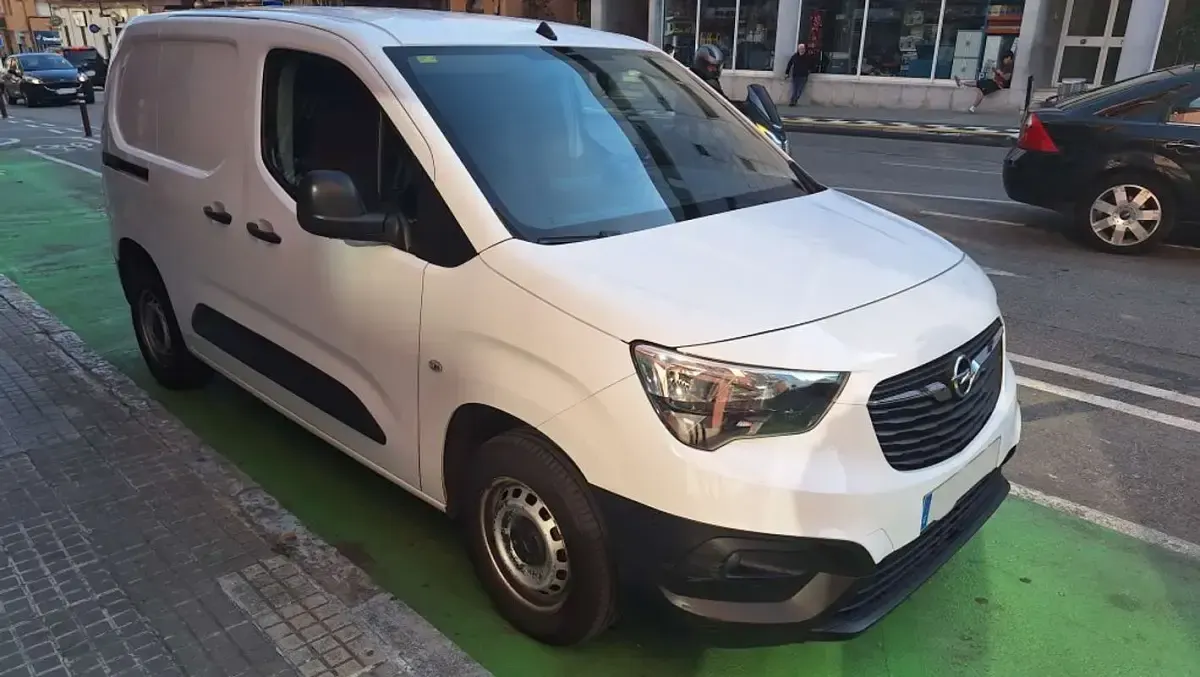 Usado Opel Combo S 99 CV (72 kW) 2022 Blanco Monovolumen