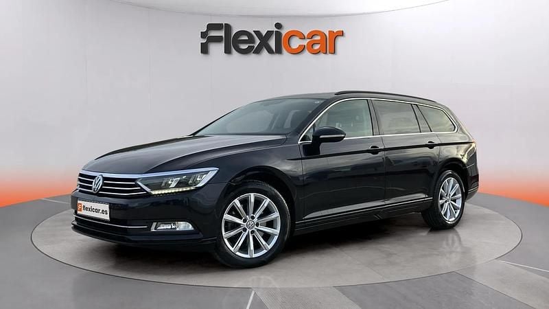 Usado VW Passat Advance 150 CV (110 kW) 2018 Negro Familiar