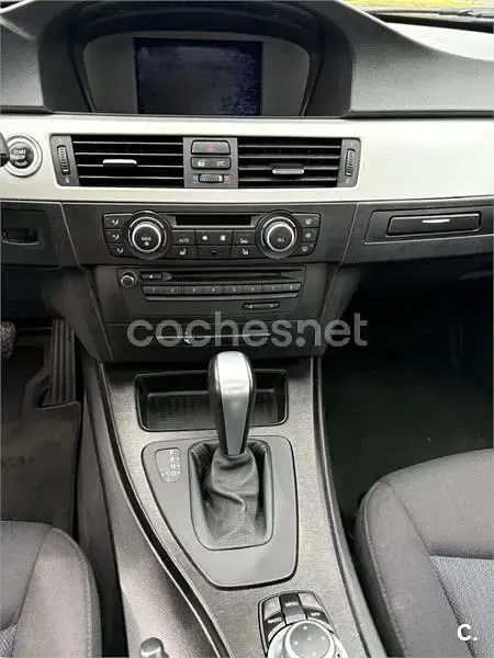 Usado BMW 318 129 CV (94 kW) 2010 Azul Berlina