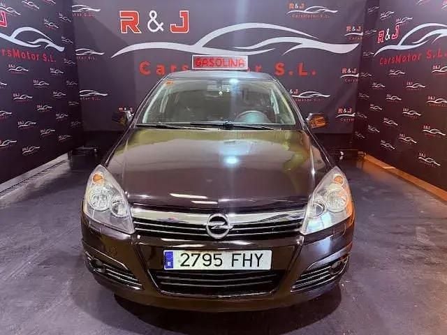 Usado Opel Astra Sport 105 HP (77 kW) 2007 Preto Sedan