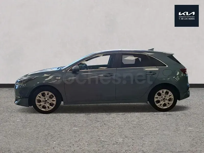 Usado Kia Ceed 100 CV (73 kW) 2022 Verde Utilitario