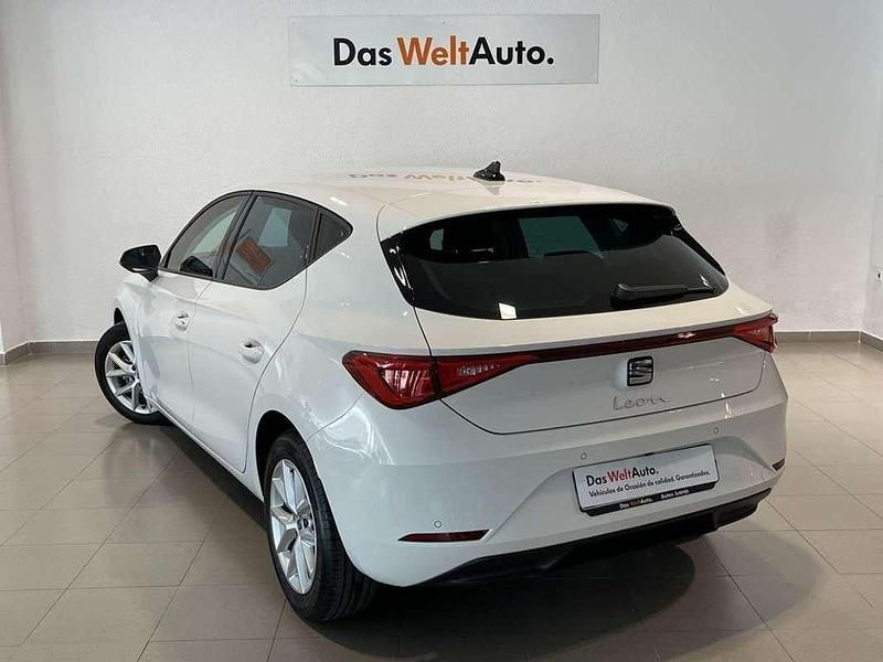 Usado Seat Leon Style 116 CV (85 kW) 2025 Blanco Utilitario