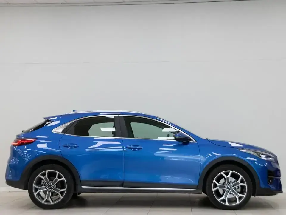 Usado Kia XCeed 141 CV (103 kW) 2022 Azul SUV
