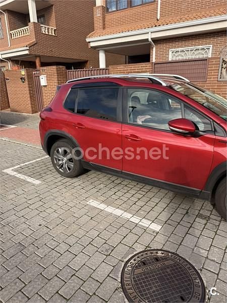 Usado Peugeot 2008 Allure 130 CV (95 kW) 2019 Rojo SUV