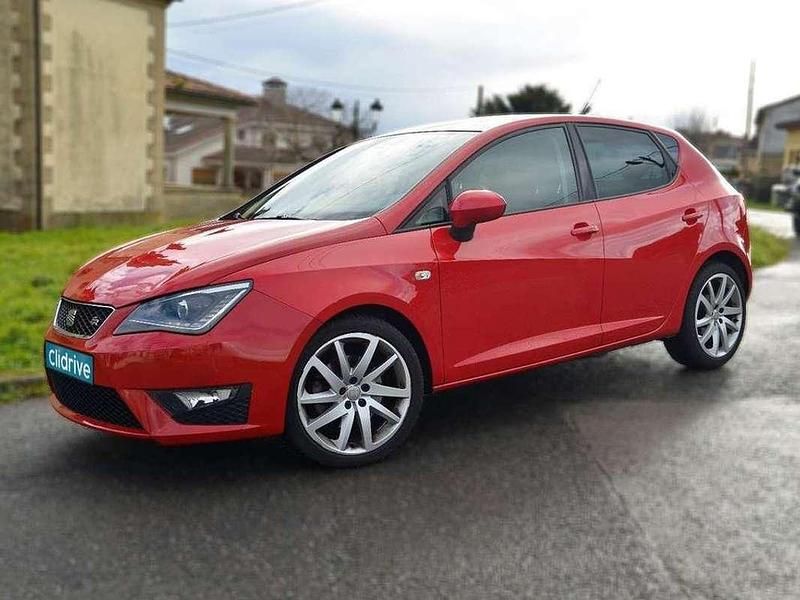 Usado Seat Ibiza SC FR 105 CV (77 kW) 2013 Rojo Utilitario