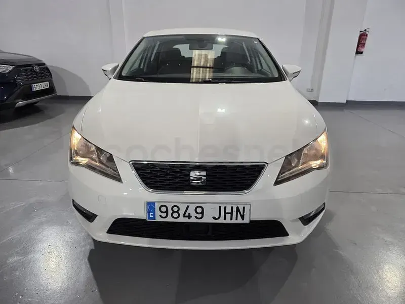Usado Seat Leon Style 150 CV (110 kW) 2015 Blanco Berlina