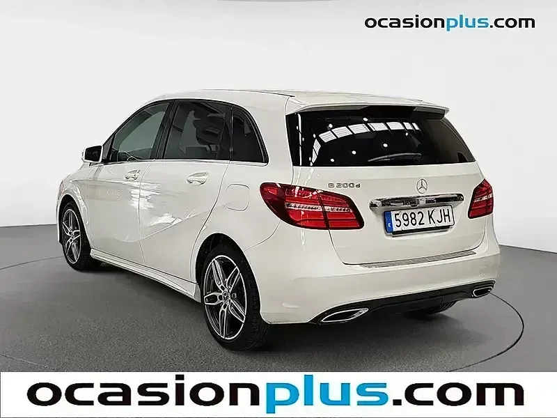 Usado Mercedes B200 136 CV (100 kW) 2018 Blanco Monovolumen