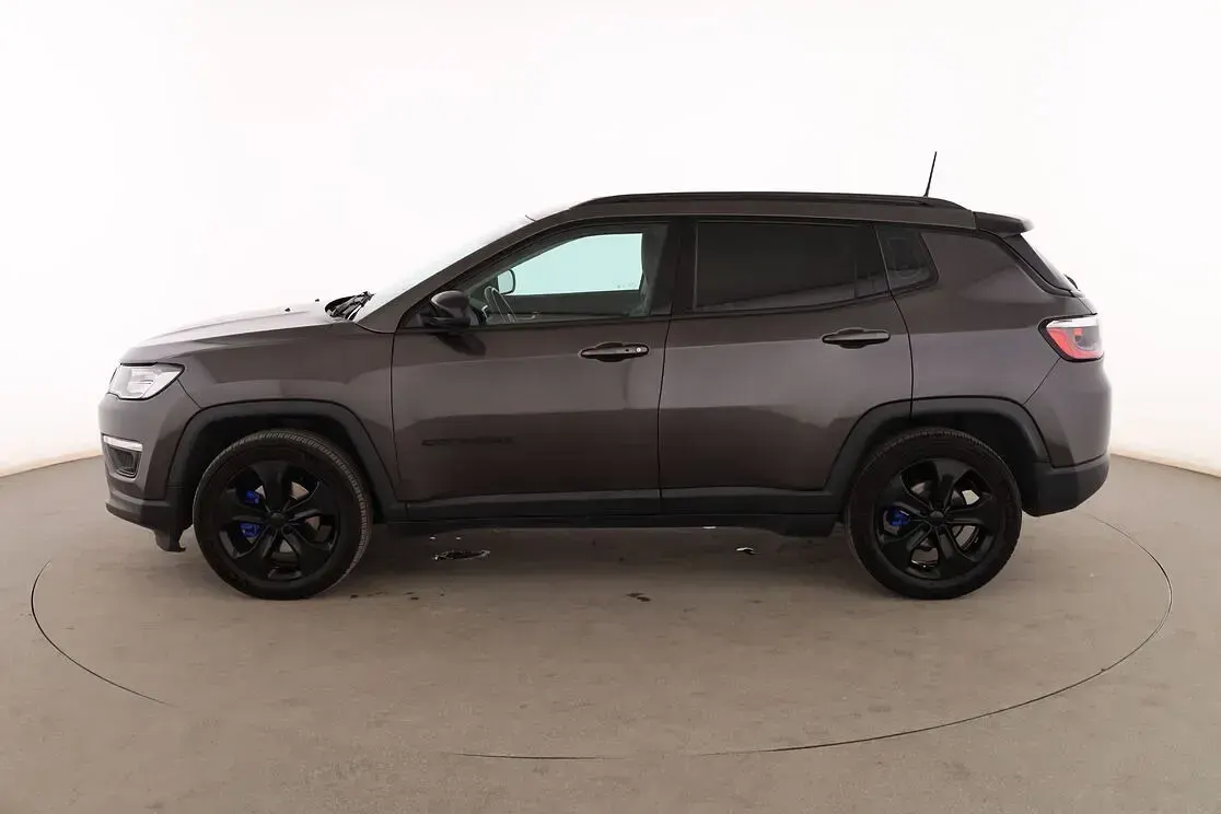 Usado Jeep Compass Night Eagle 140 CV (102 kW) 2019 Gris SUV