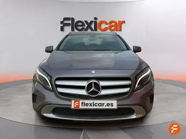 Usado Mercedes GLA180 109 CV (80 kW) 2015 Gris SUV