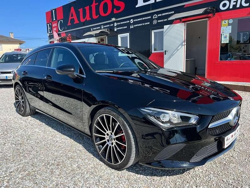 Negro Usado 2021 Mercedes CLA180 Business Berlina | 23.999 € - Imagen 1/4