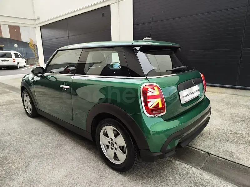Usado Mini ONE 102 CV (75 kW) 2021 Verde Utilitario