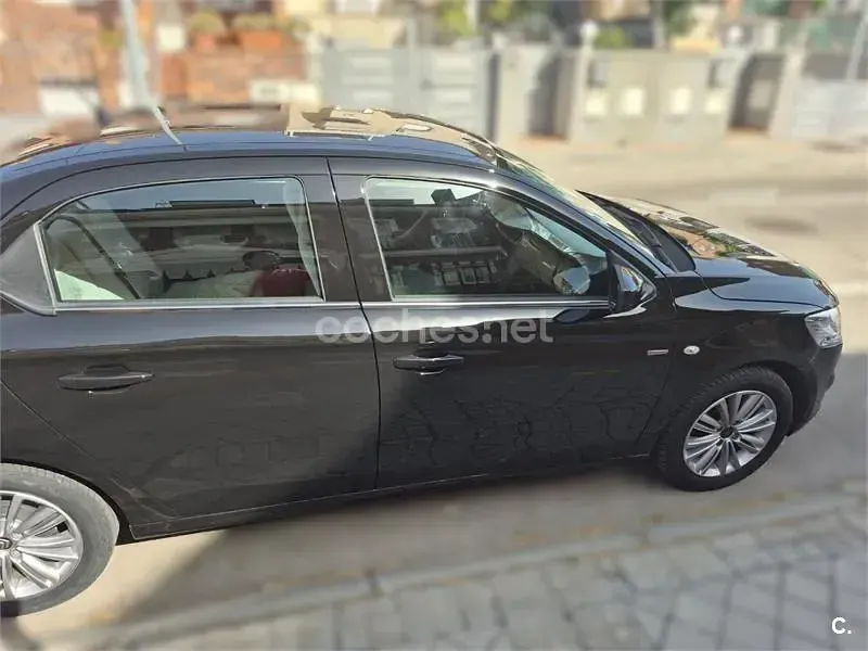 Usado Citroën C-Elysee I Exclusive 82 CV (60 kW) 2015 Negro Berlina