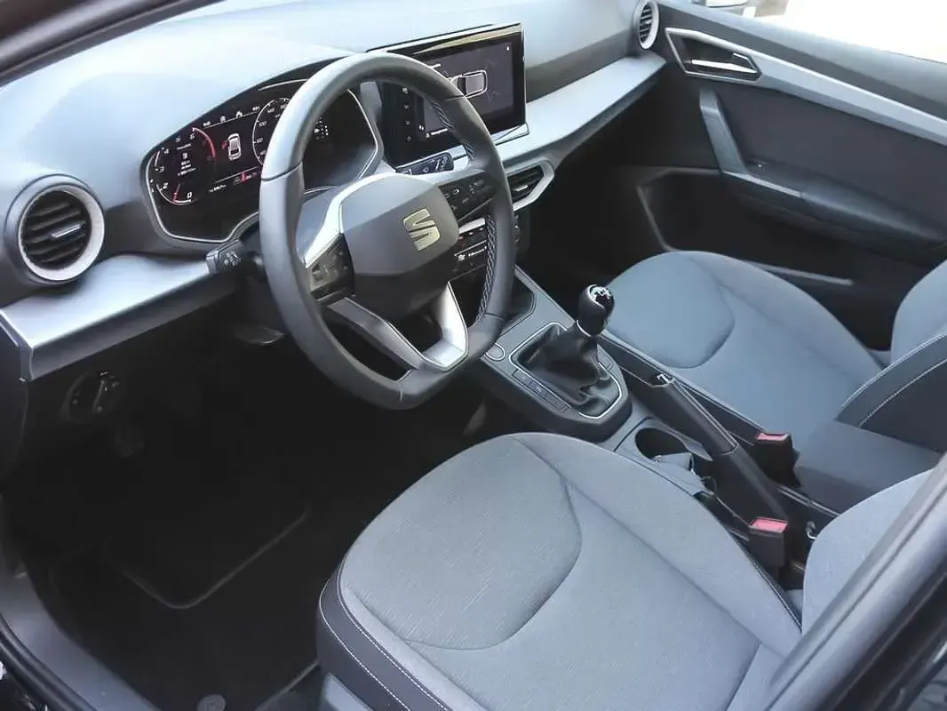 Usado Seat Ibiza XCELLENCE 116 CV (85 kW) 2025 Negro Utilitario